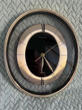Vtg Heirloom Quartz, #06610, See Thru MCM, Oval Wall Clock, Works Great